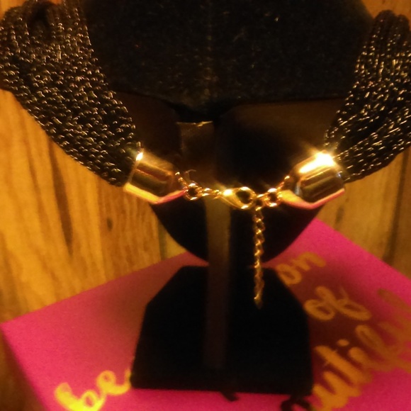 Woman Necklace. - Picture 2 of 2
